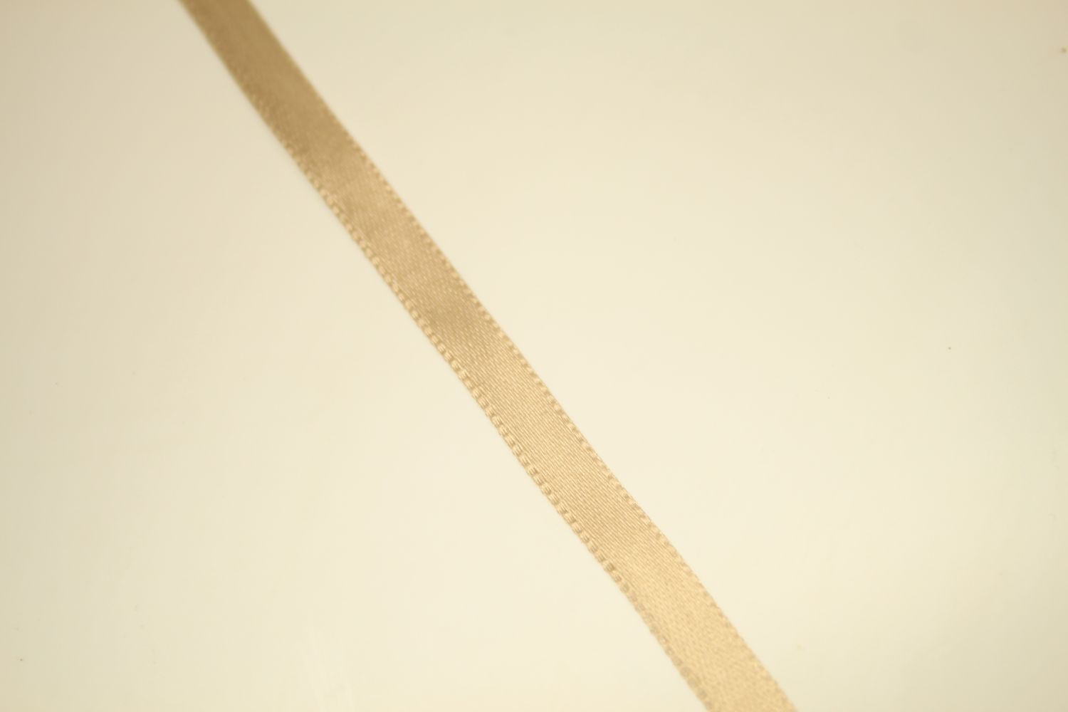 Satinband beige LP 22/6