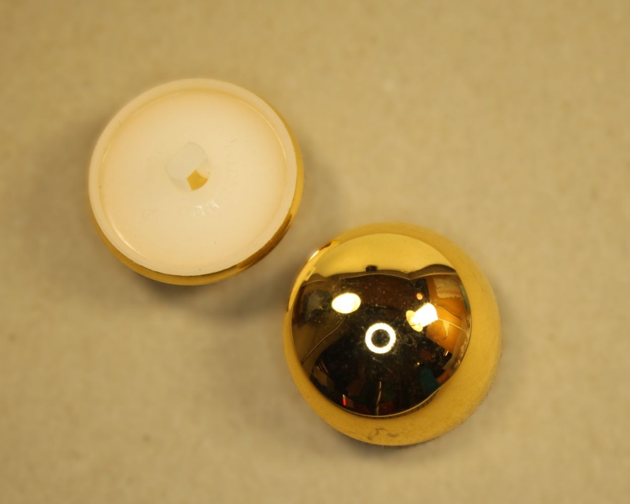 Knopf goldfarben LP N/4